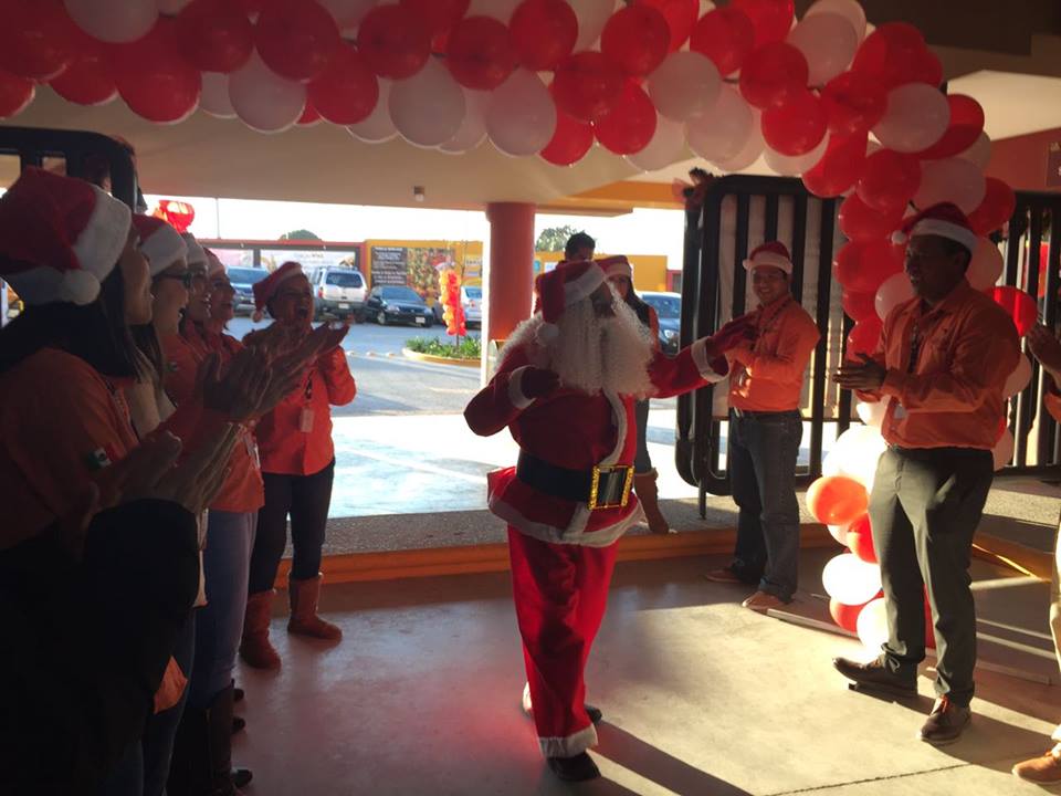 ENCENDIDO DEL ARBOL Y BAZAR NAVIDEÑO PIAMONTE 2016